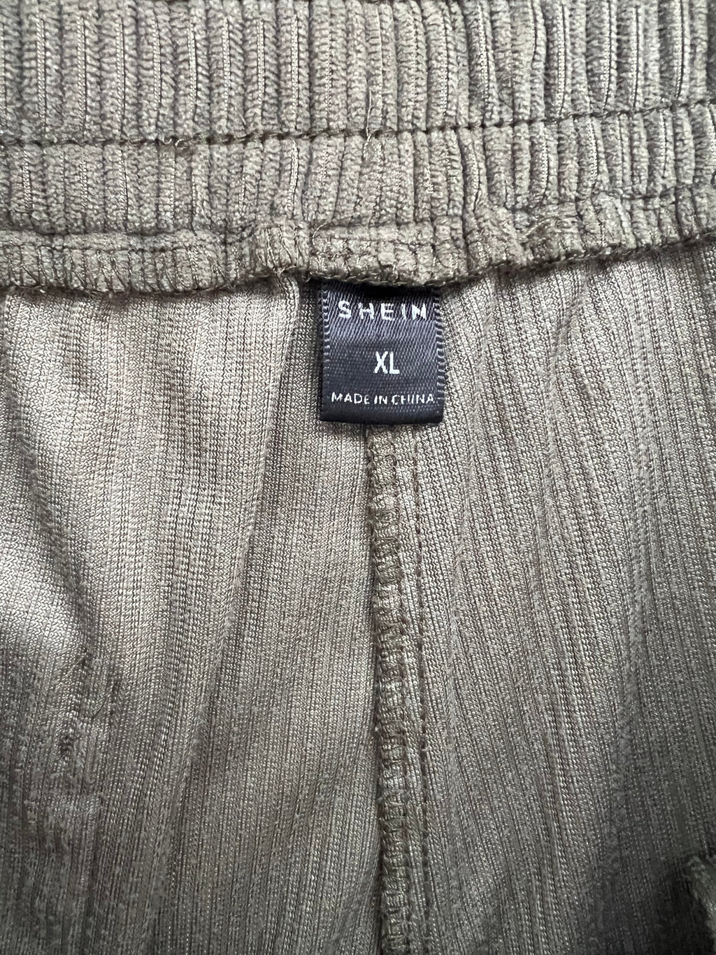 Shein - Loose Fit Corduroy Shorts (L)