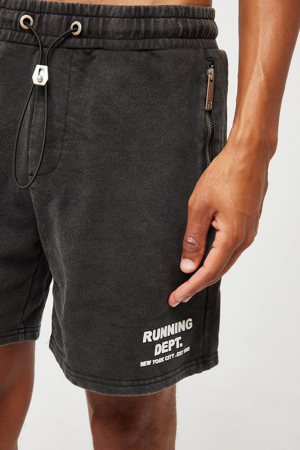 Front Runner - Running Dept. Short (L)