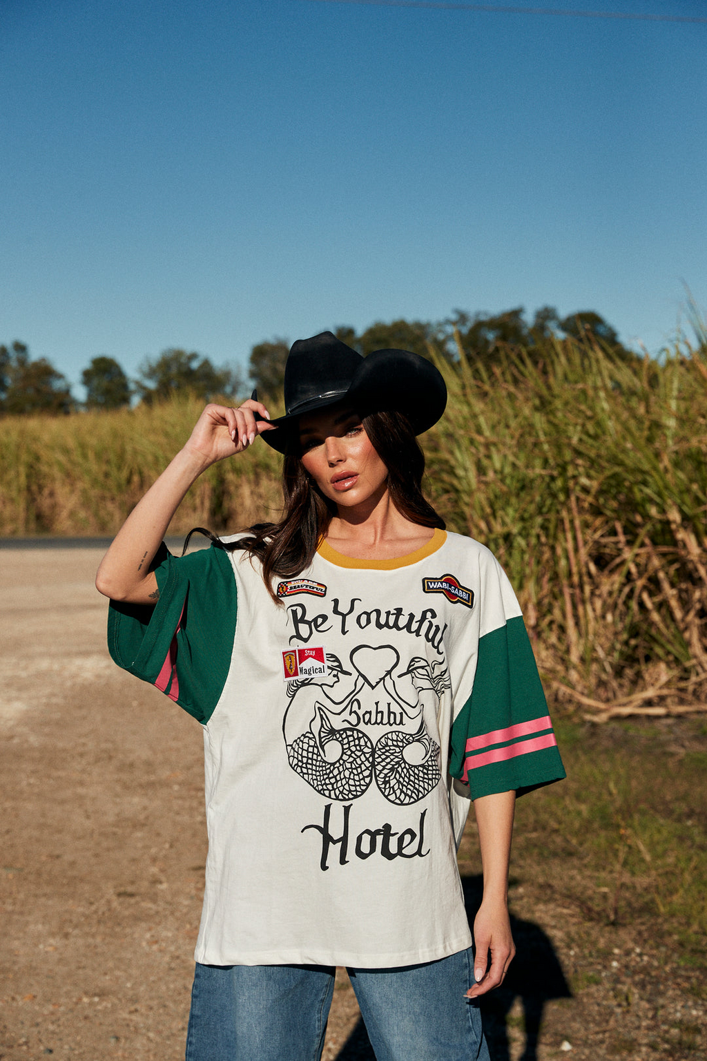 Sabbi - The Very Oversized Beyoutiful Hotel Tee (S)