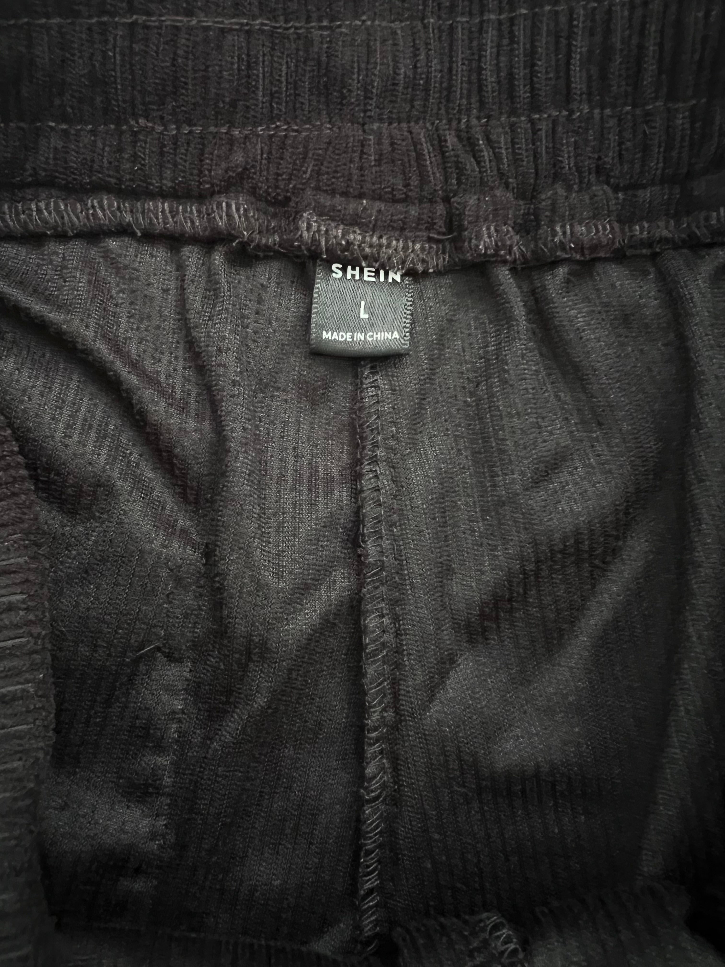 Shein - Loose Fit Corduroy Shorts (L)