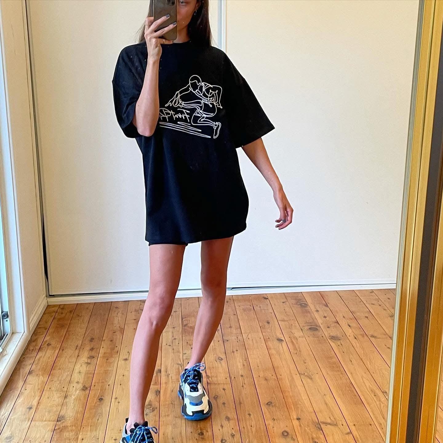 Front Runner - Line Art Hurdler Tee (XS)