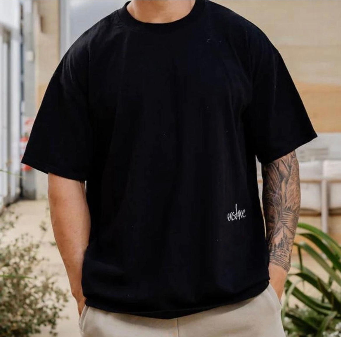 Eastaxe - Unisex Script Tee (XS)