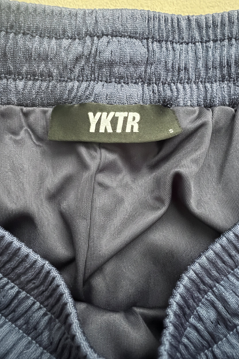 YKTR - Basketball Shorts (S)
