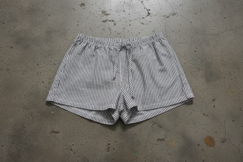 Shein - Striped Low-Rise Shorts (M)